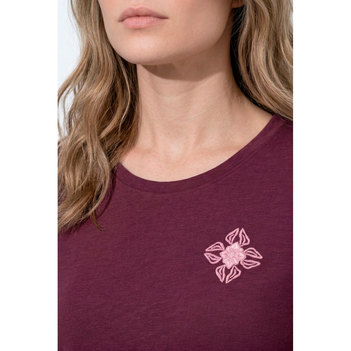 T-shirt en coton bio, décolleté rond bordeaux, ULLA POPKEN