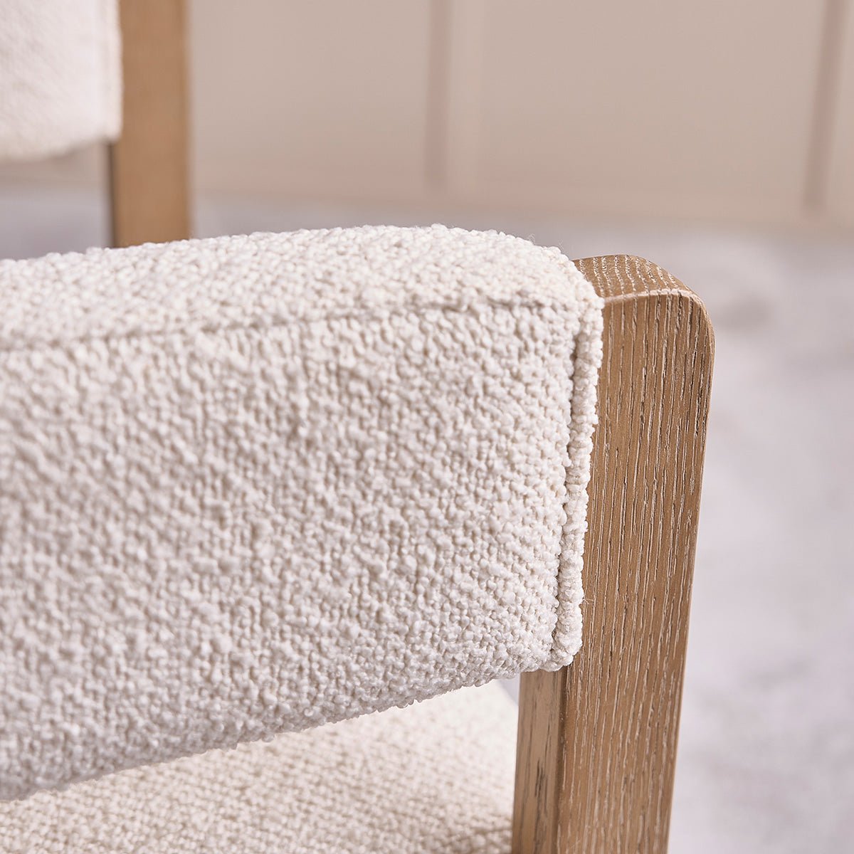 Lot de 2 chaises en bois de chêne et bouclette  CLÉA naturel, BERAH GETAH