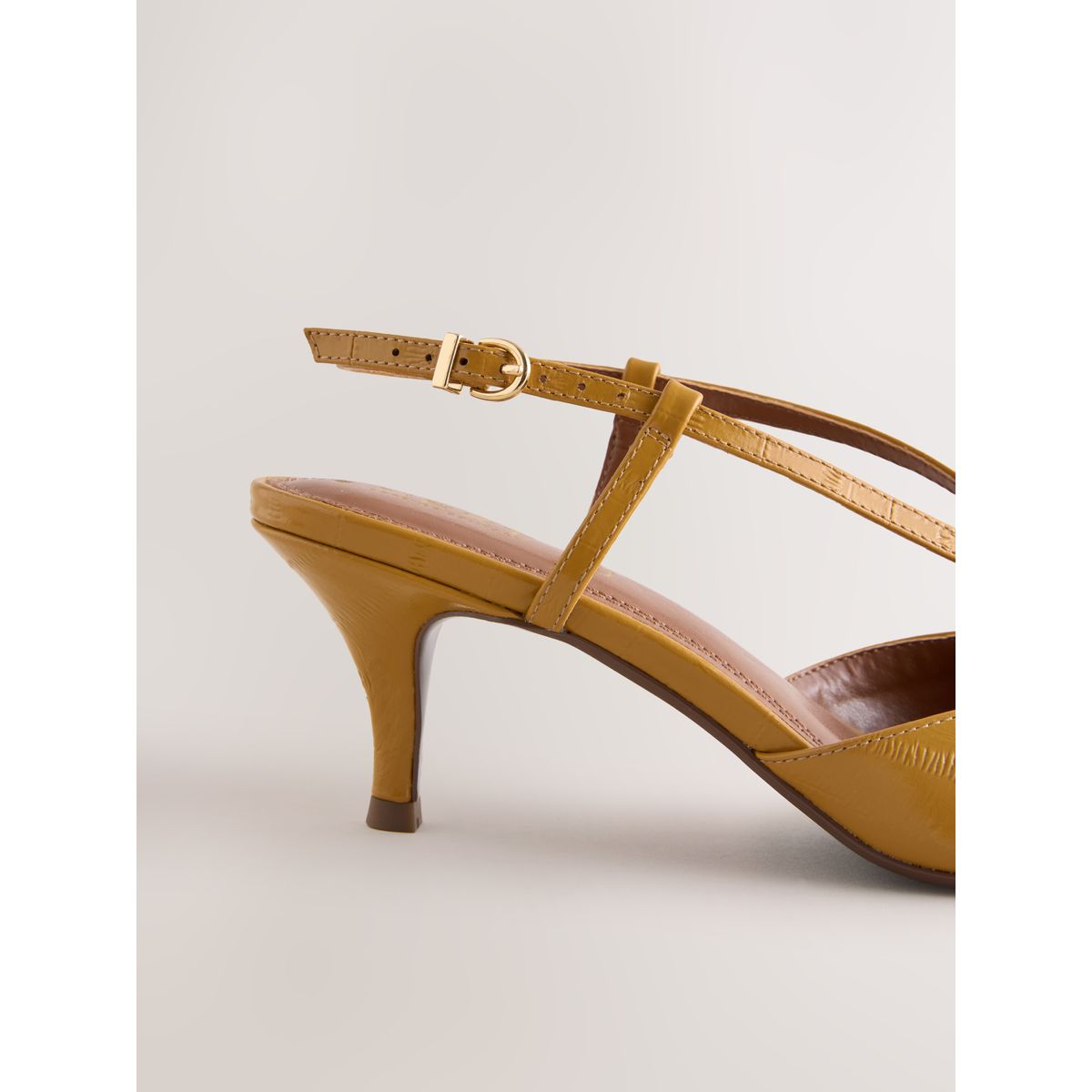 Chaussures en cuir forever comfort® à bride jaune ocre, NEXT