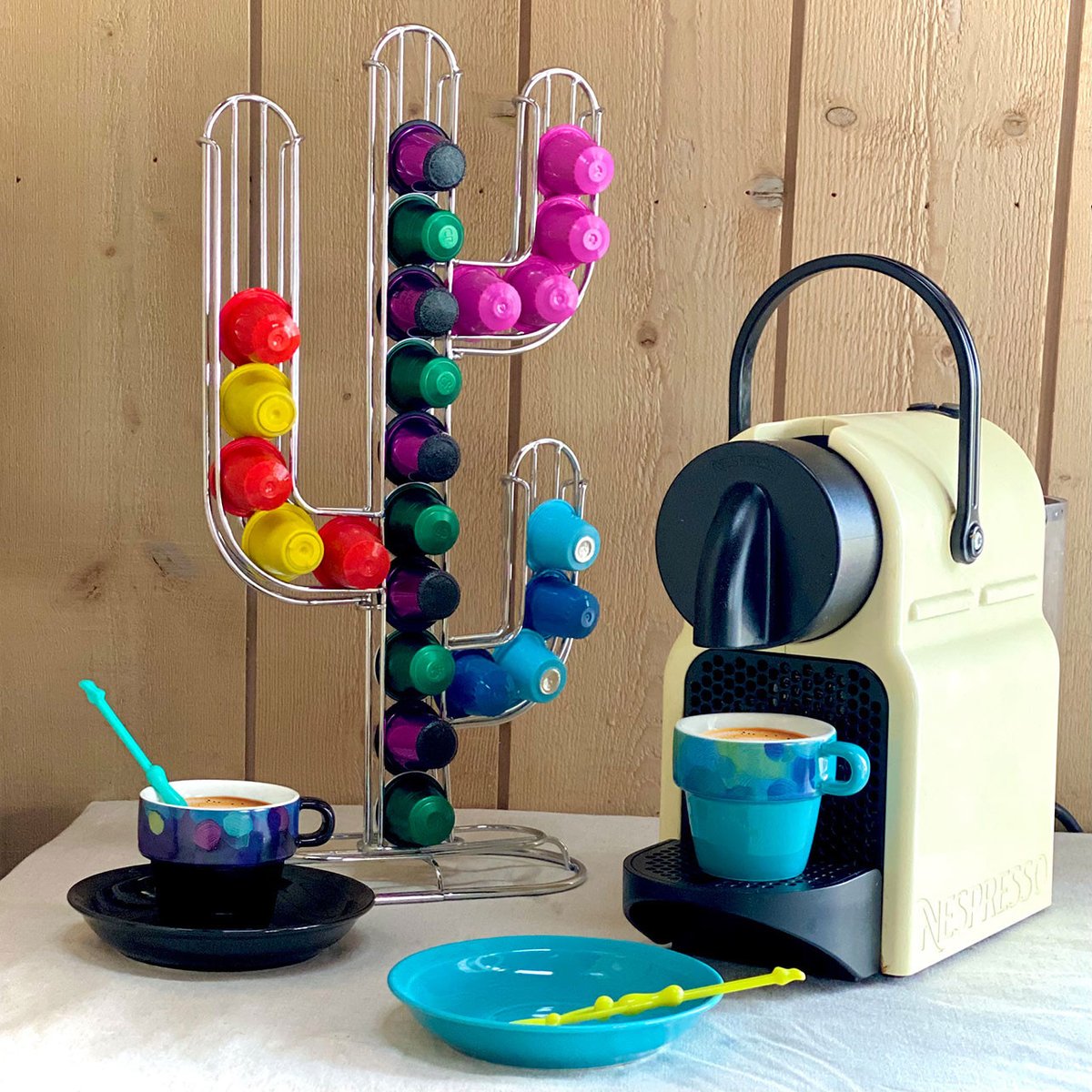 Tour de tasses espresso  Café des artistes couleur unique, PYLONES