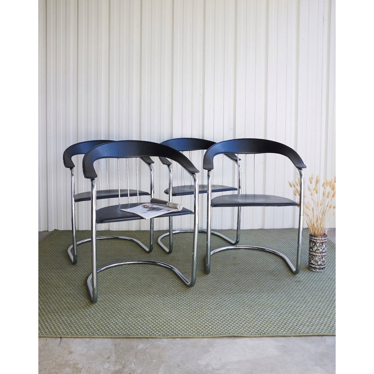 Lot de 4 fauteuils en chrome Jakob N°1397 - Bon état noir, DEBONGOUT