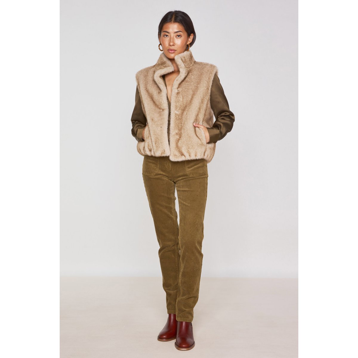 Gilet sans manches duveteux SUZANNE beige, Maison 123