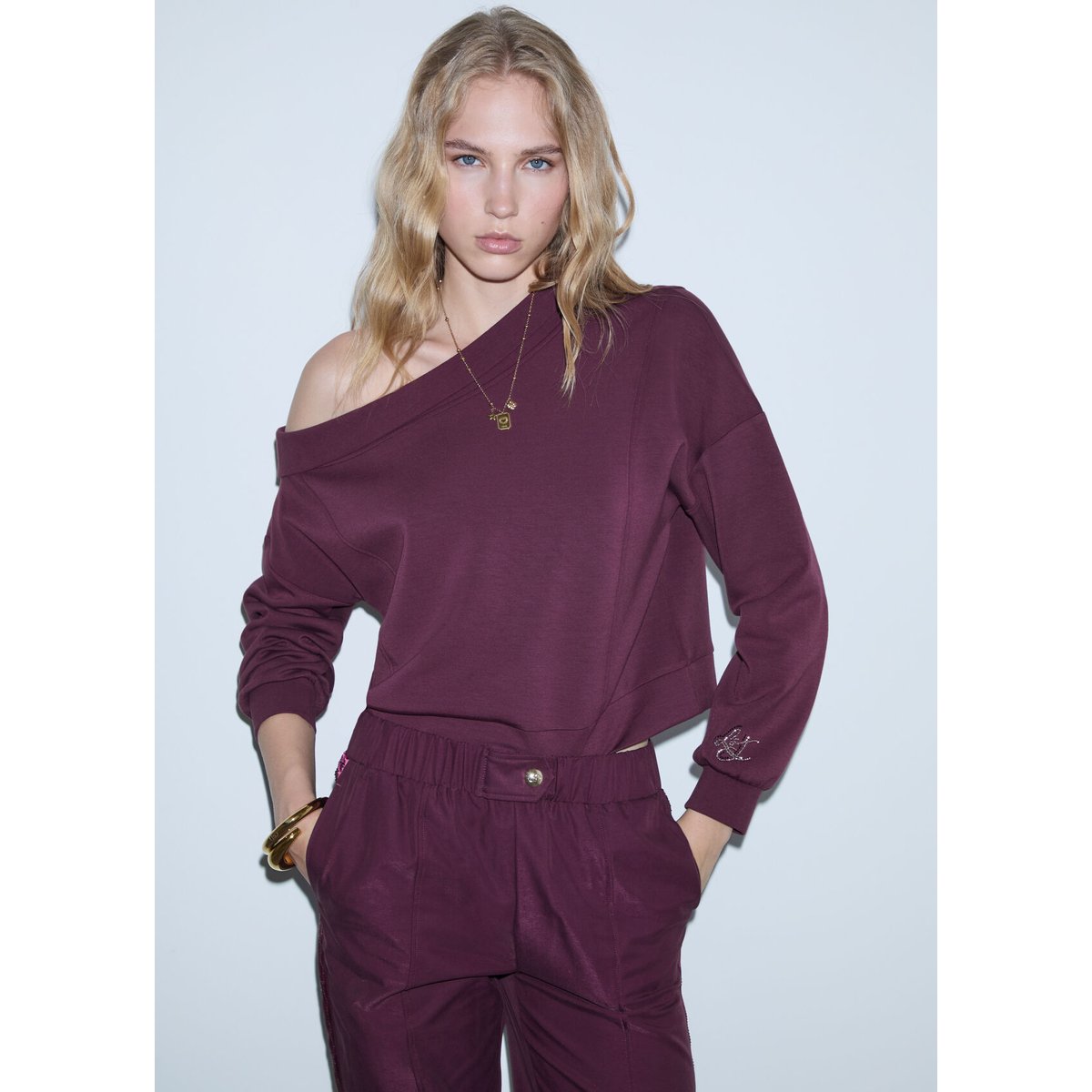 Sweat-shirt à encolure asymétrique aubergine, LIU JO