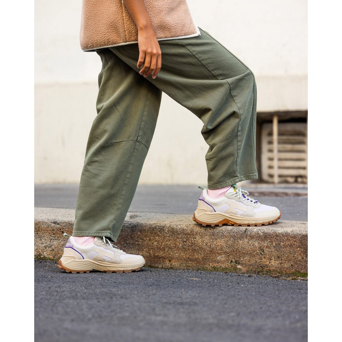 Running tissu suede HAZEL MONSTERA blanc et vert clair, FAGUO