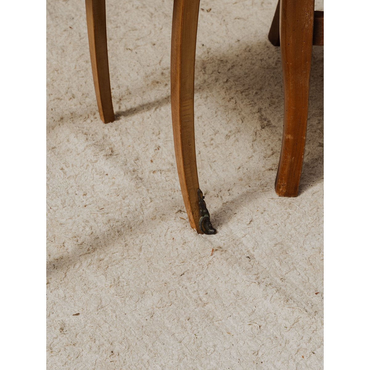 Meuble d'appoint en bois et marbre Francine N°962 - Bon état bois foncé, DEBONGOUT