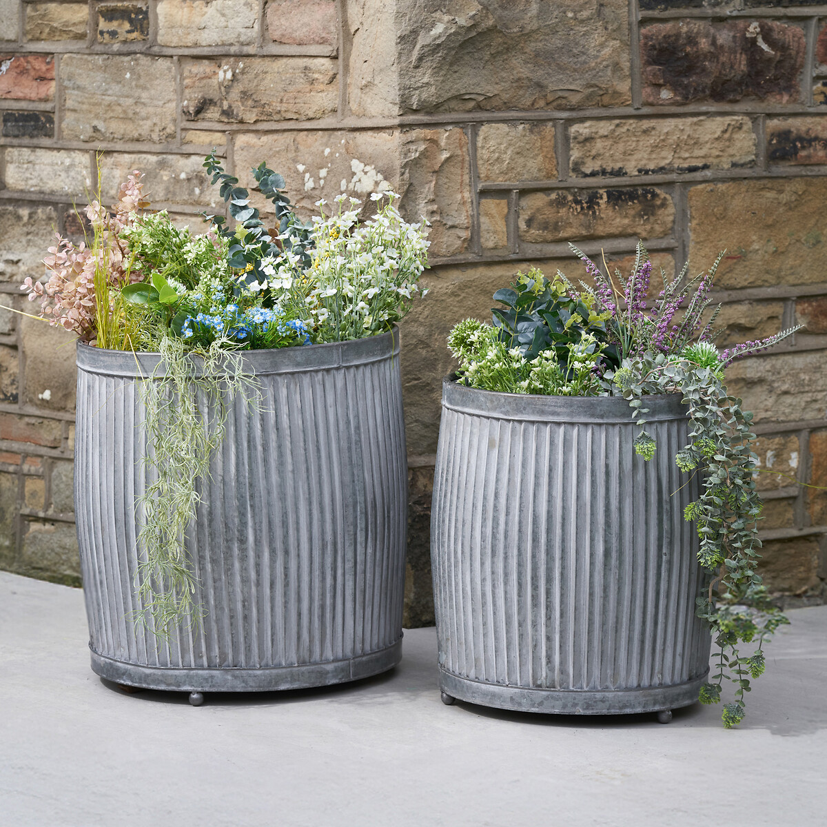 Set of 2 Galvanised Zinc Barrel Planters dark silver grey, ÉDITÉ