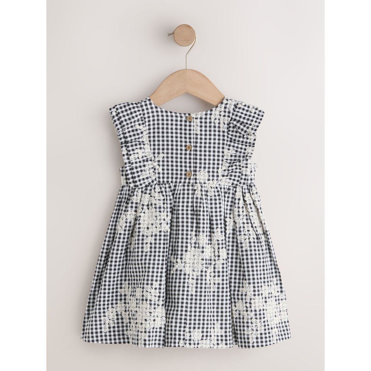 Robe en lin avec manches ornées de volants broderie vichy noir et blanc, NEXT