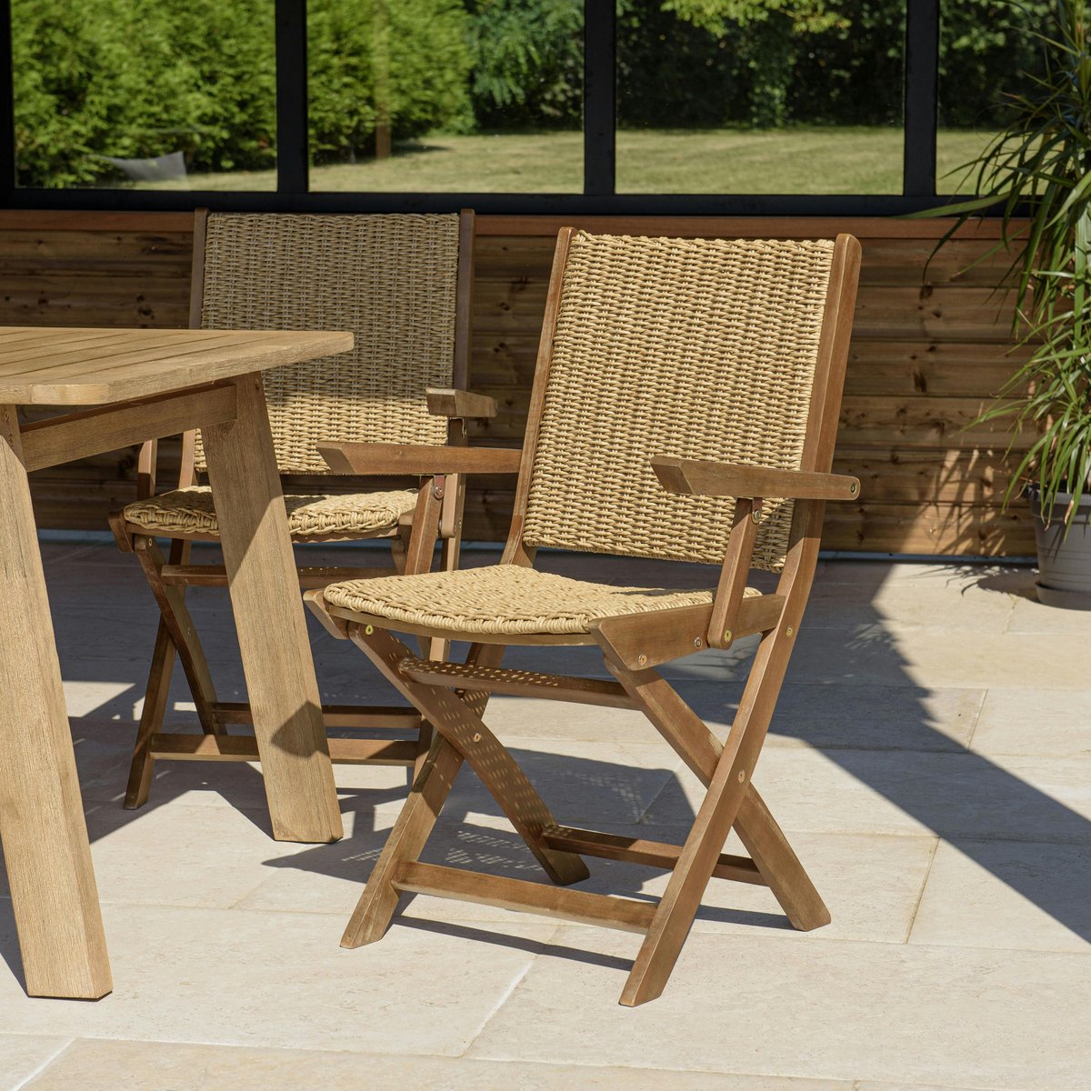 Lot de 2 fauteuils pliants acacia huilé et rotin synthétique OSTIA bois naturel, PIER IMPORT