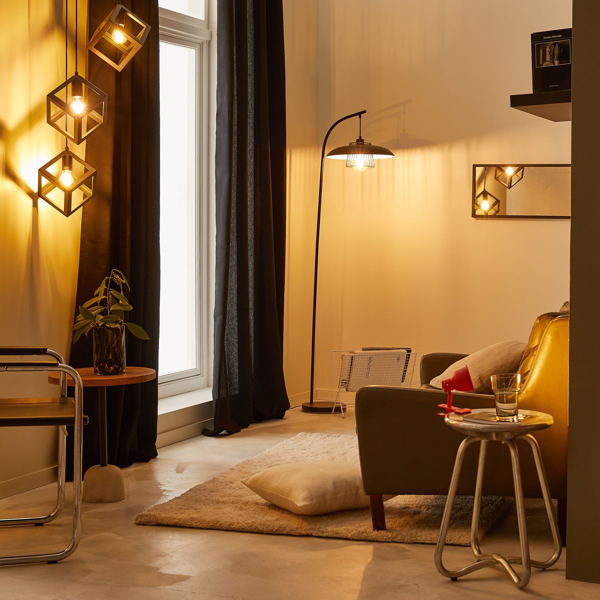 Lampadaire en acier, SITIO noir, INSPIRE