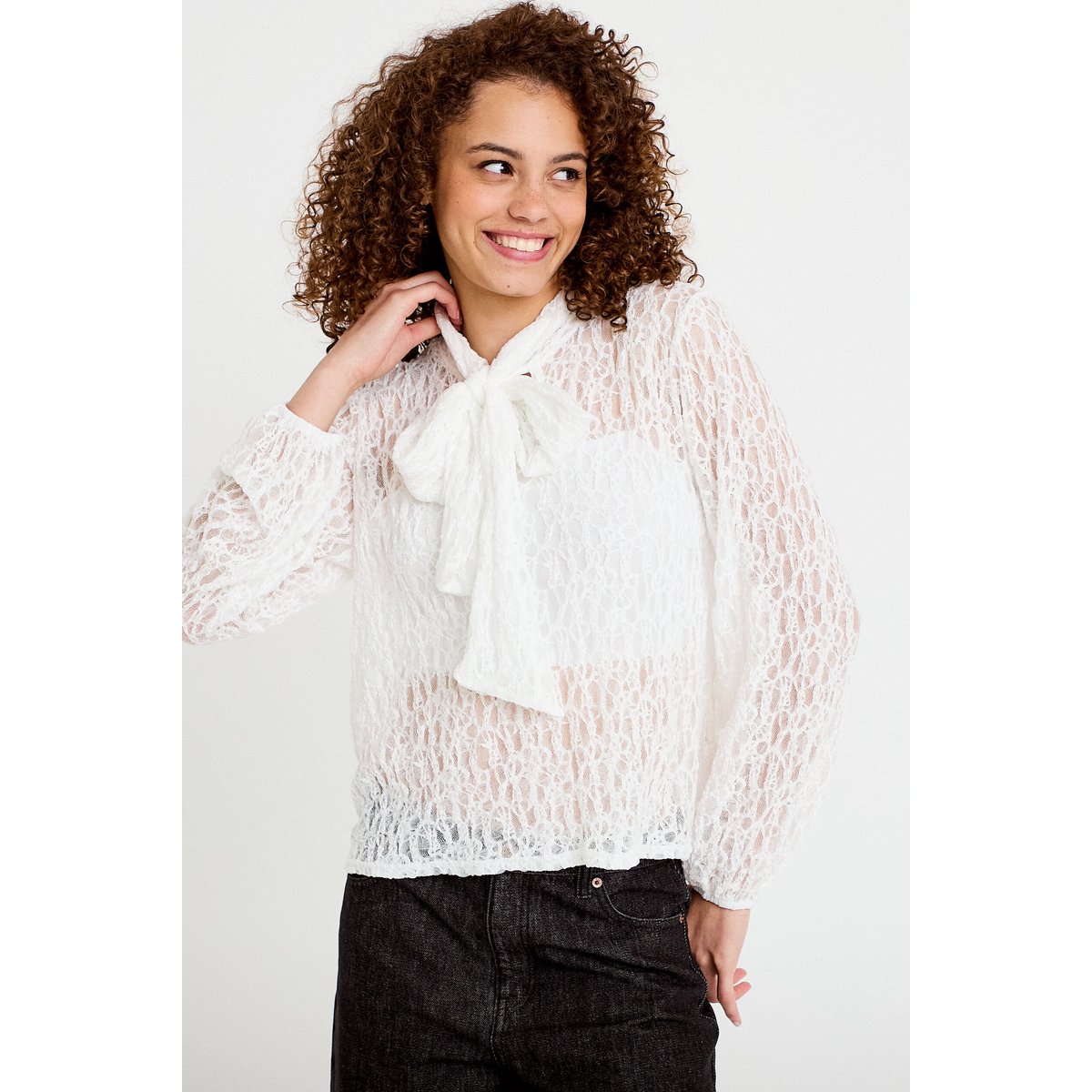Blouse droite col montant dentelle ecru, CACHE CACHE