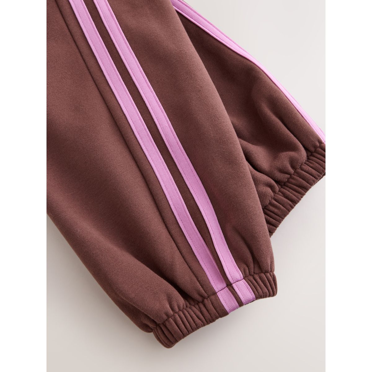Pantalon de jogging à bande latérale brun chocolat/lilas, NEXT