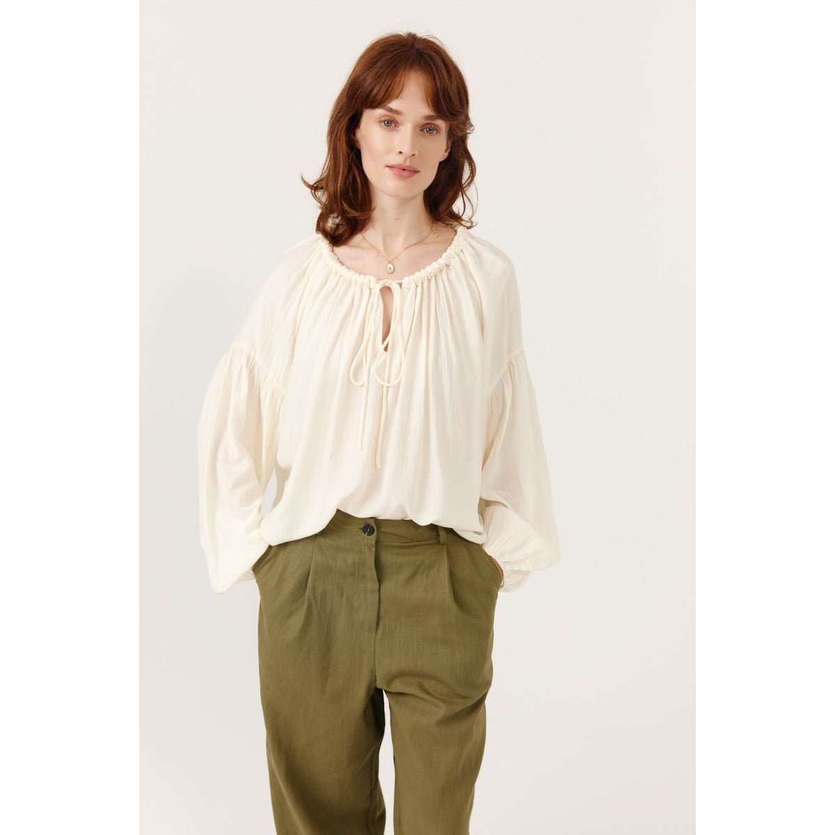 Blouse Isenora à col V décoratif, manches longues, coupe droite élégante l-yellow, ARTLOVE
