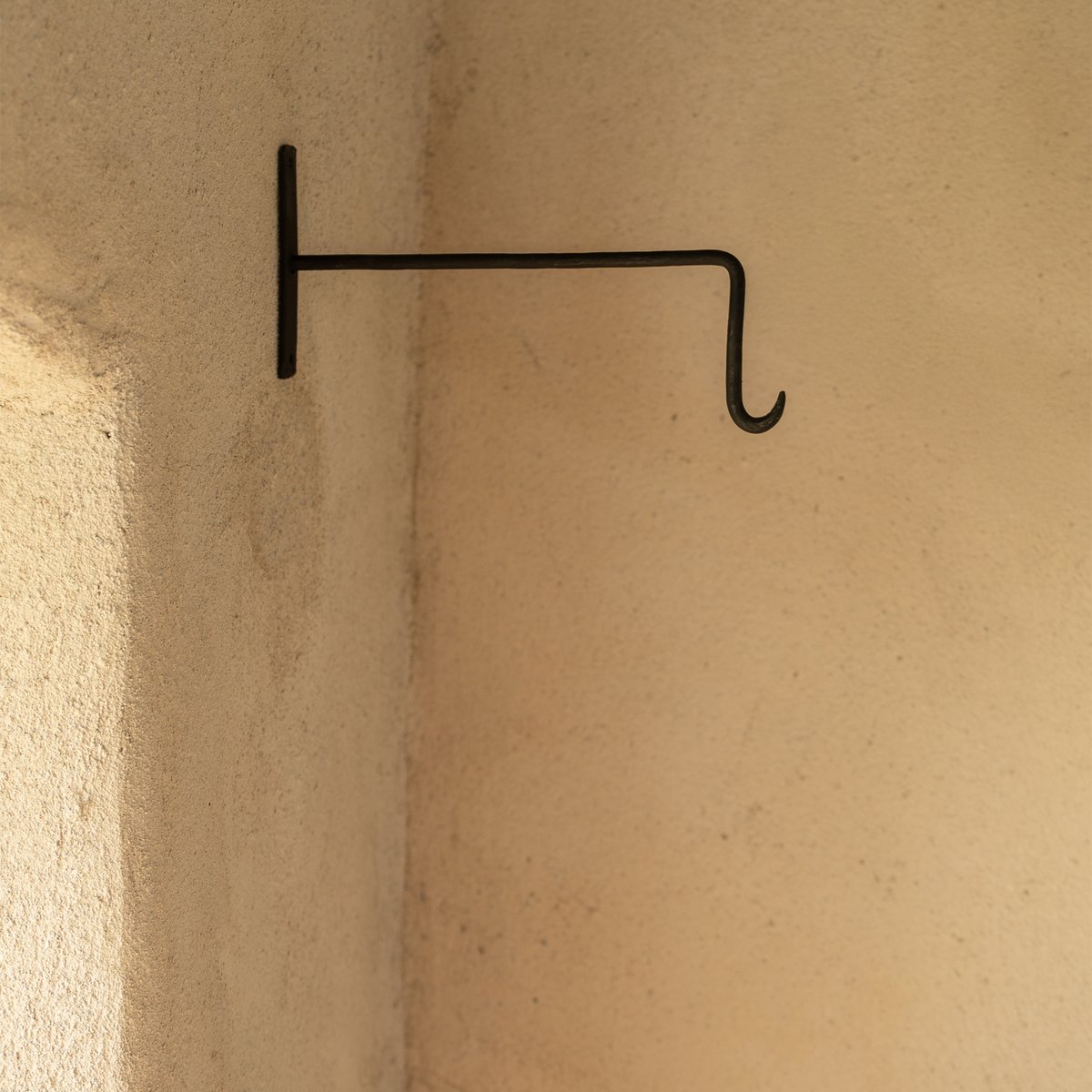 Patère Potence pour luminaire ou plante crochet - LOJI noir, HOME MAISON