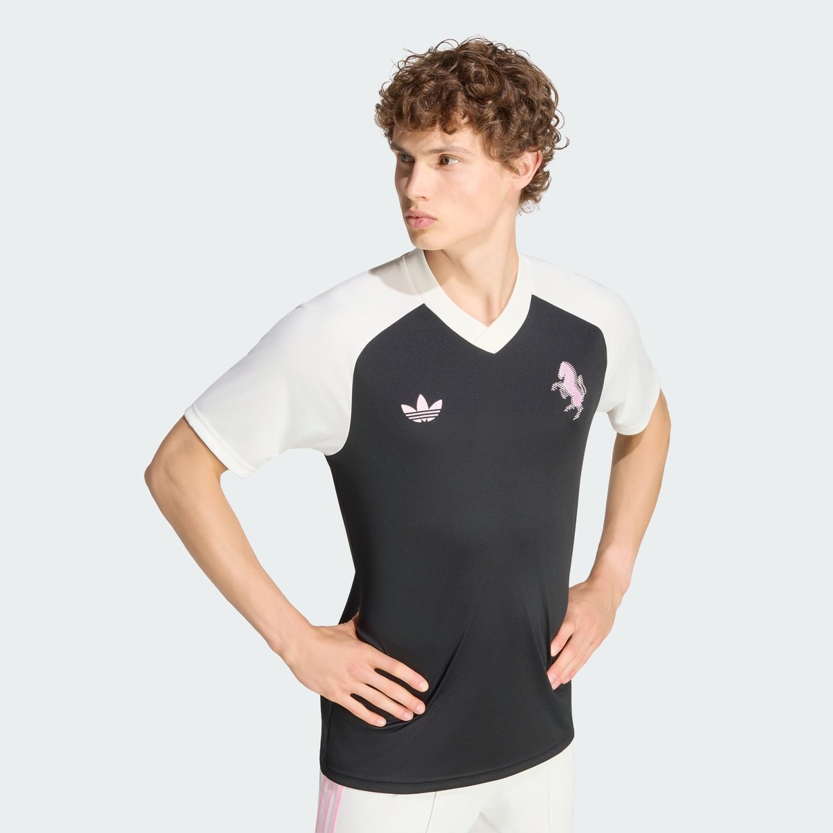 Maillot Pré-Match Extérieur Juventus 26/27 Maillot Pré-Match Extérieur Juventus 26/27 black / off white, adidas Performance