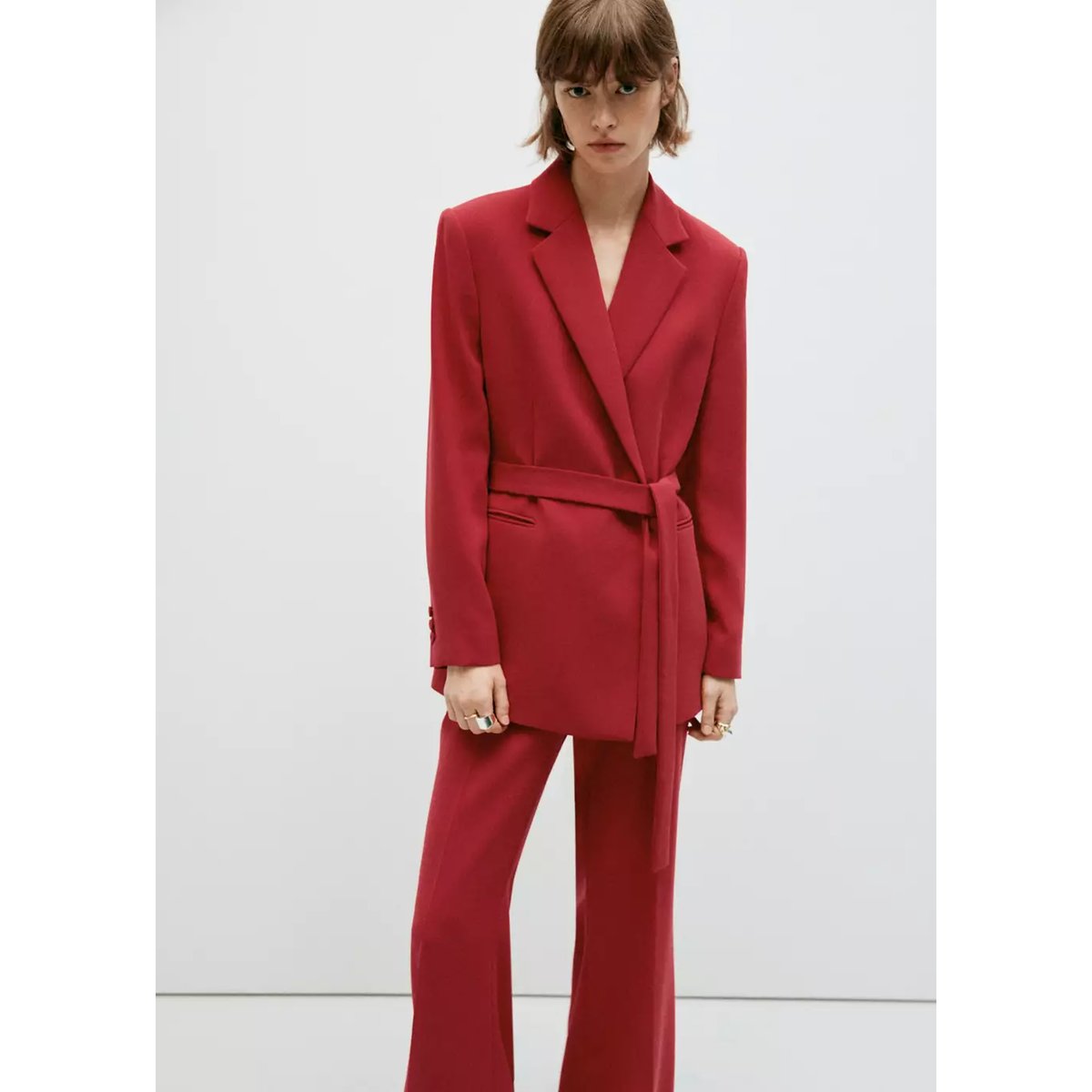 Blazer de costume croisé avec ceinture rouge, MANGO