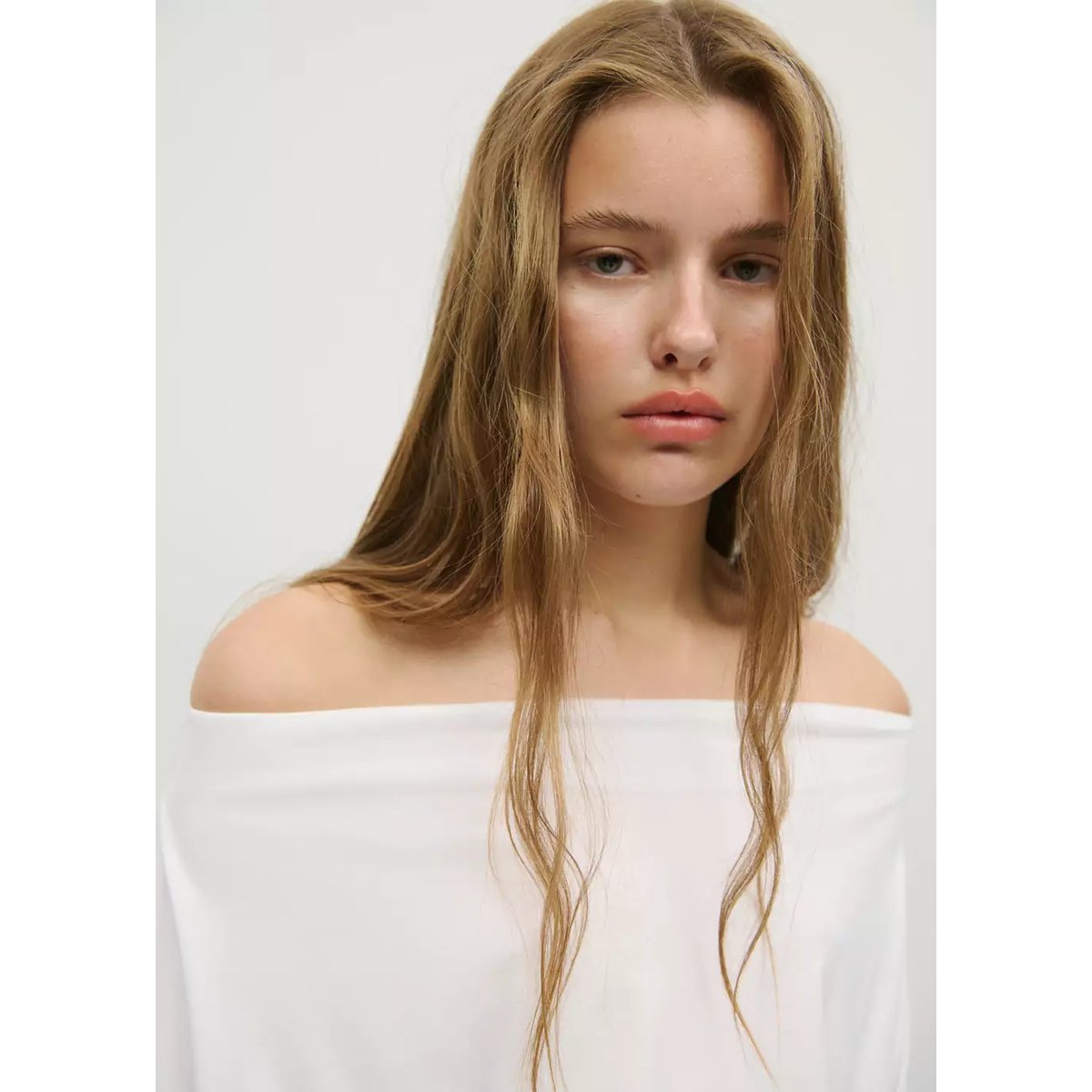 T-shirt épaules dénudées blanc cassé, MANGO TEEN