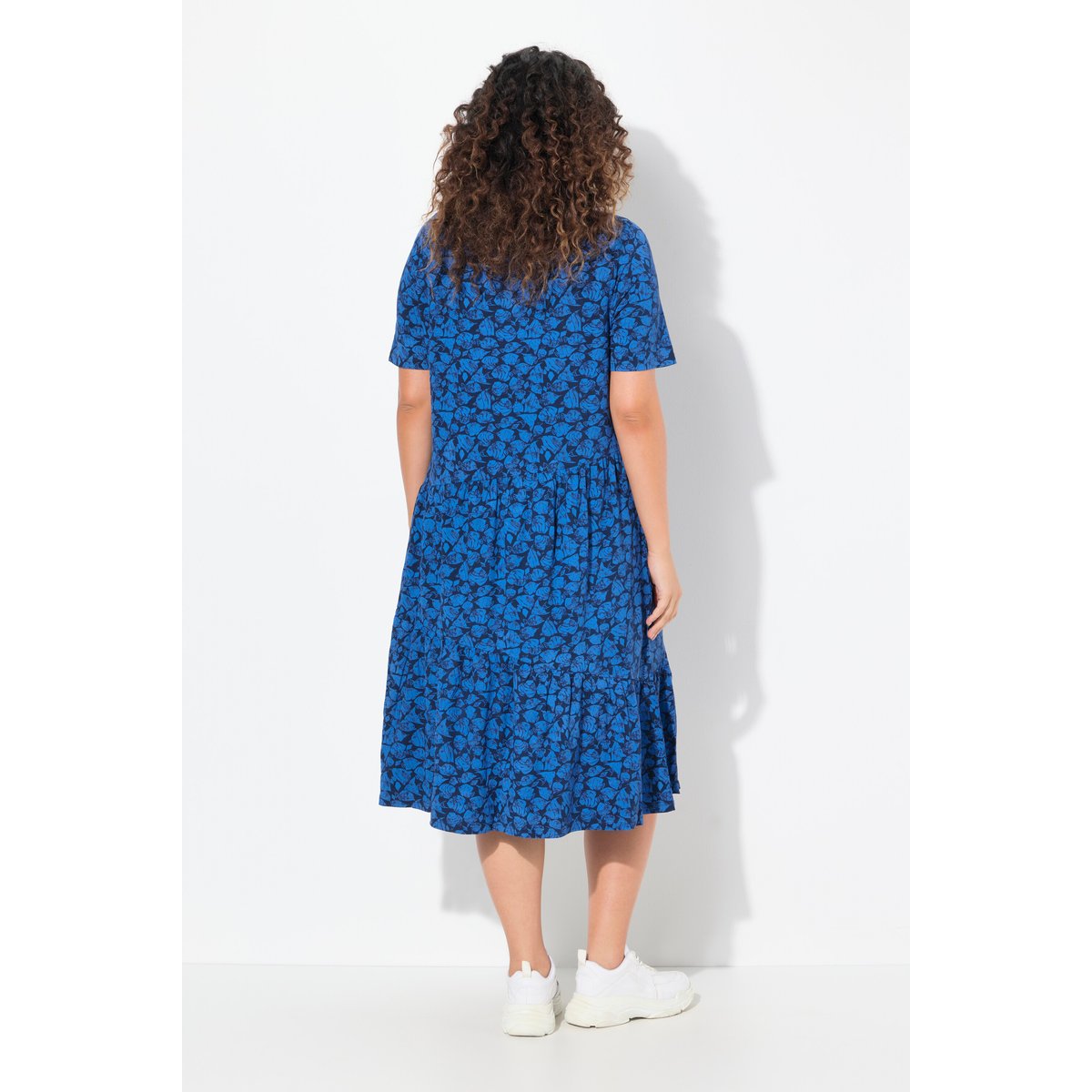 Robe en jersey. Coupe évasée avec volants. bleu paon, ULLA POPKEN