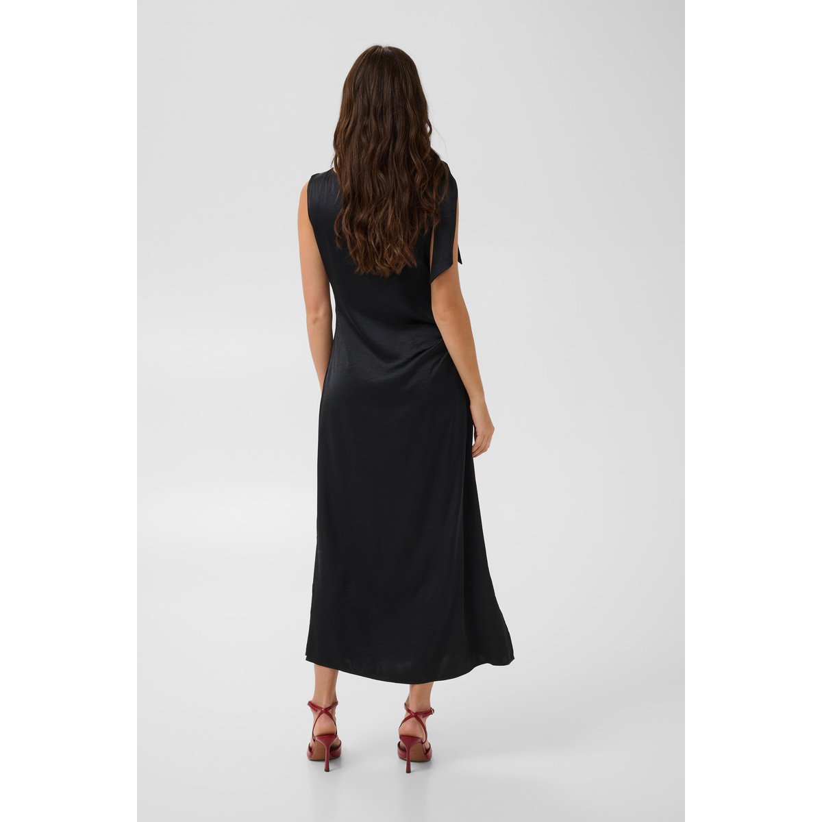 Robe de soirée noir, CULTURE