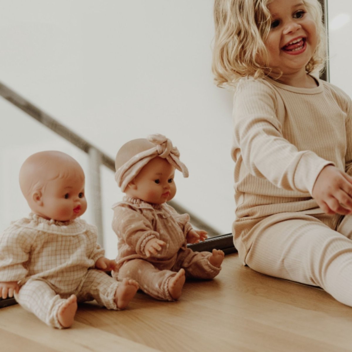 Tenue pour poupée avec col ecru, beige, ATELIER WAGRAM