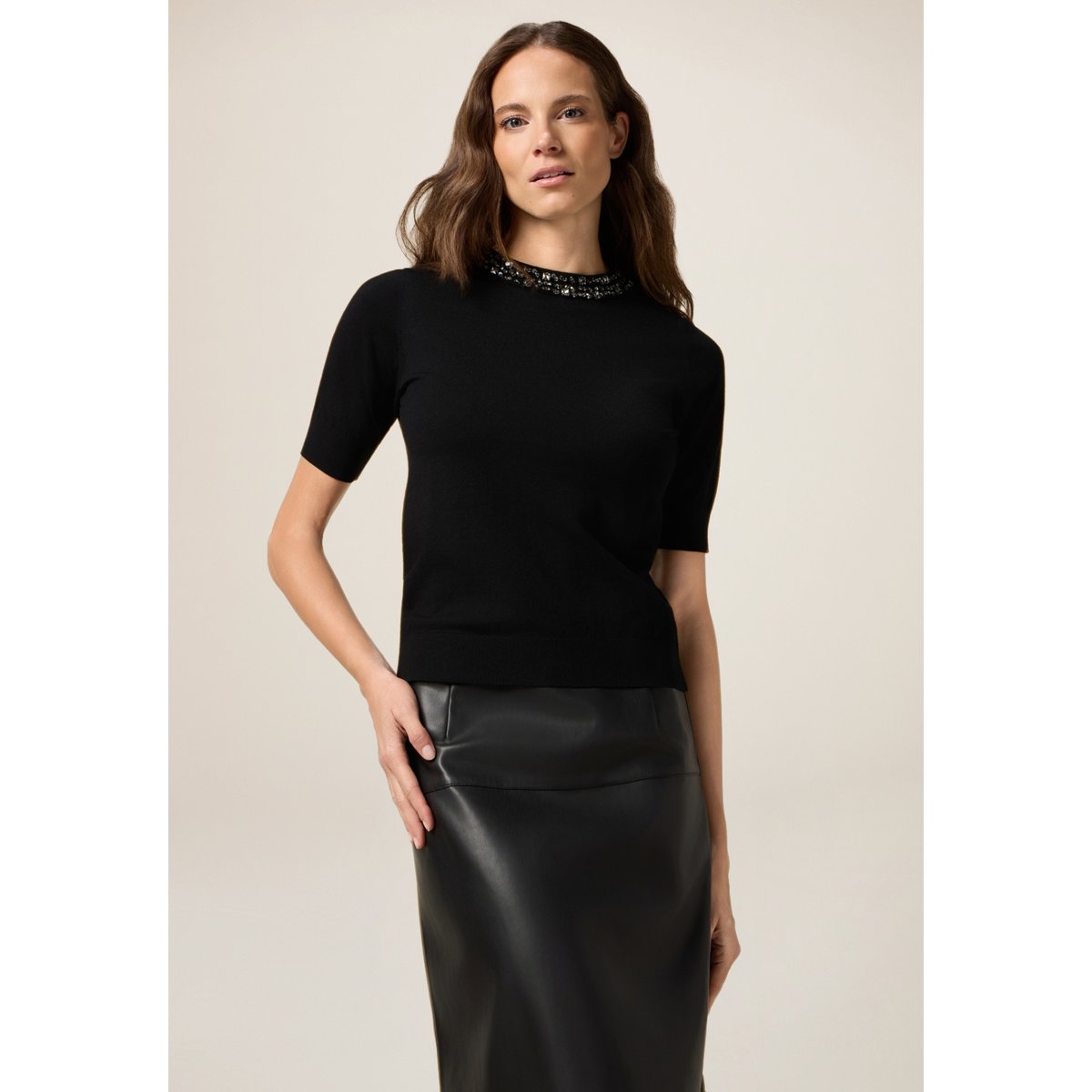 Pull col rond avec décorations noir, OLTRE