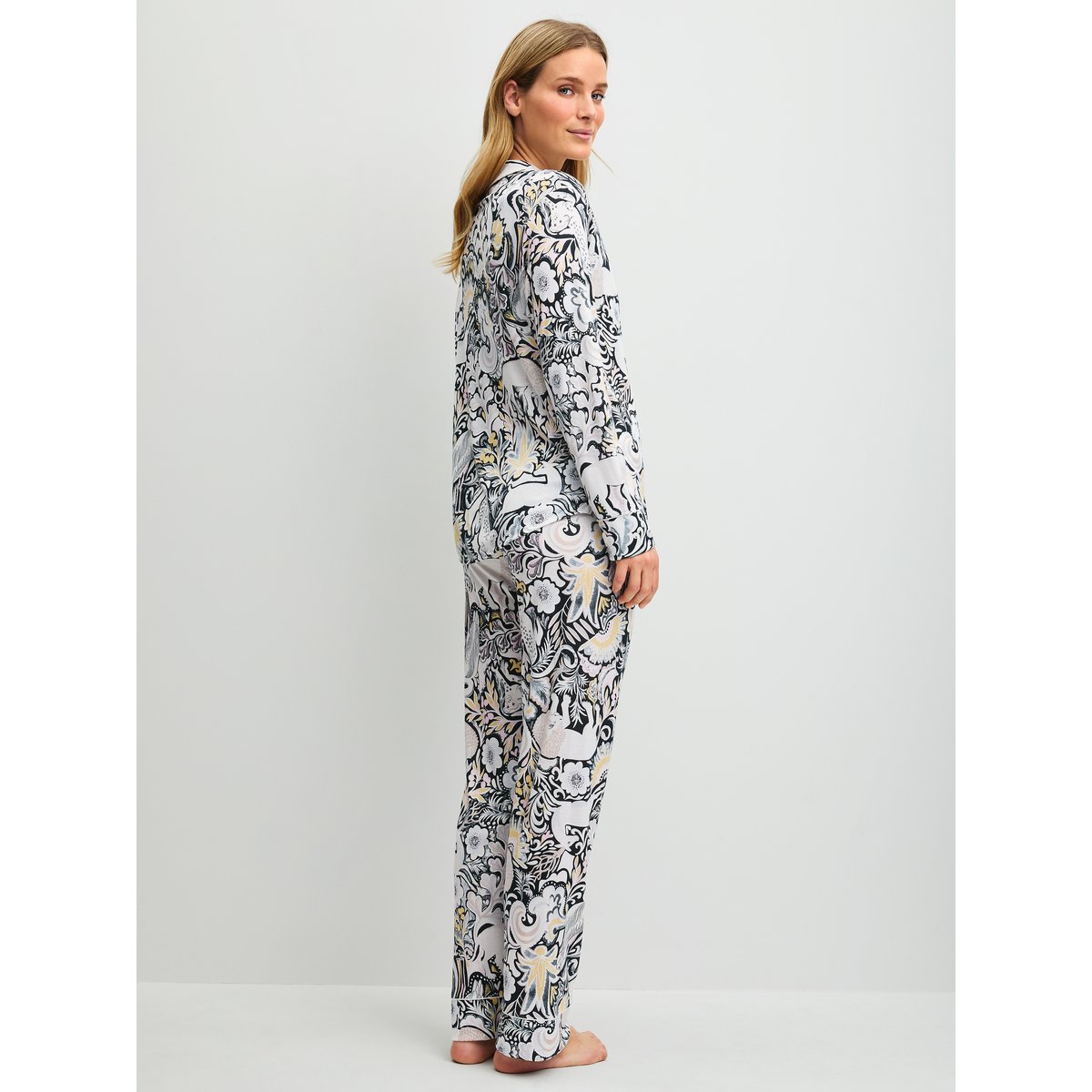 Pyjama boutonné de part en part en modal TENCEL™ et soie manches longues Modal MOONLIGHT DREAMS crème de charme, CALIDA