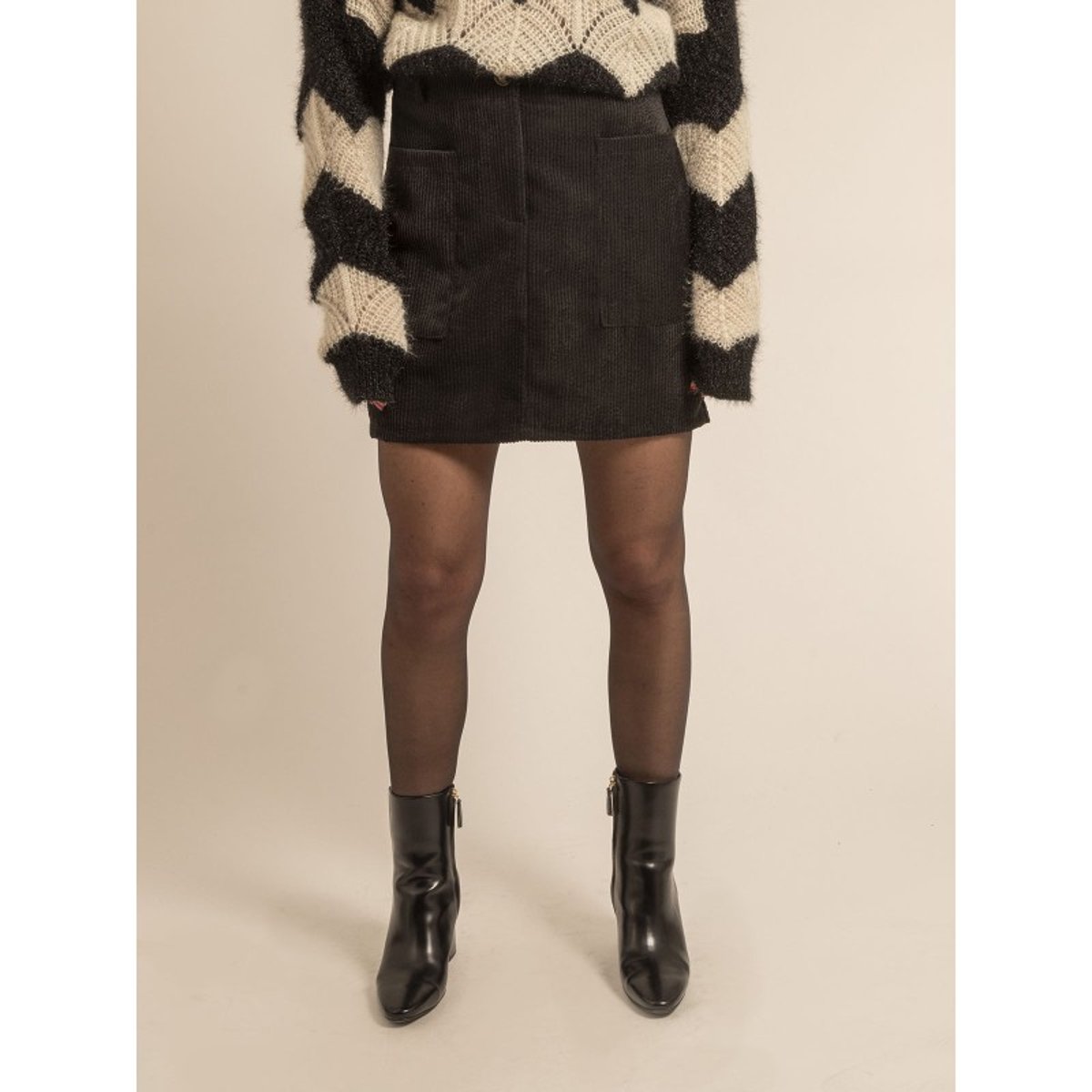 Jupe Courte Velours Cotelé Xylidine noir, DONA LISA