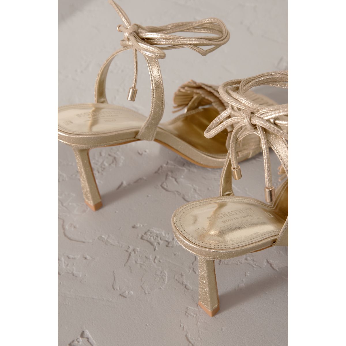 Sandales à nouer avec talons doré, NEXT
