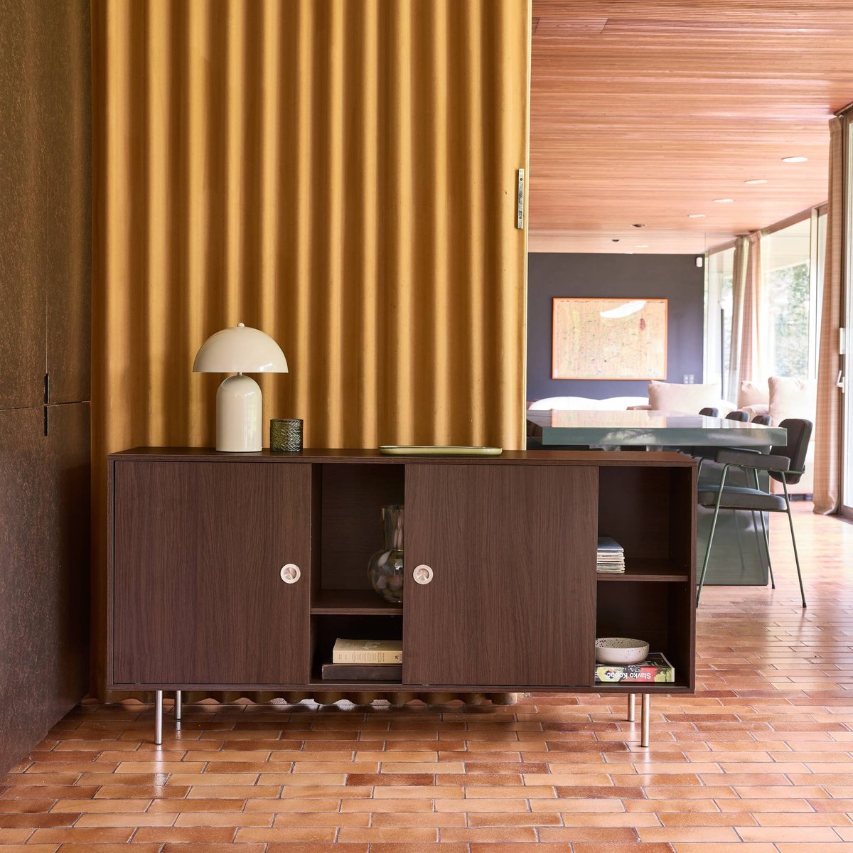 Buffet vintage décor bois et acier inoxydable 2 portes 150cm SHELBY noyer, SWEEEK