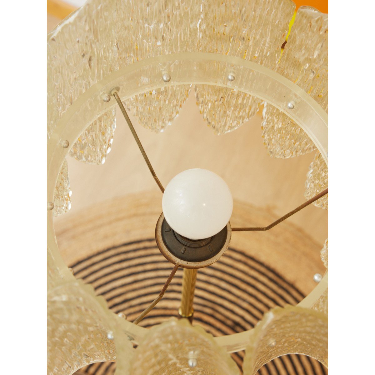 Lampadaire esprit scandinave en plexiglass Julien N°404 - Bon état doré, DEBONGOUT