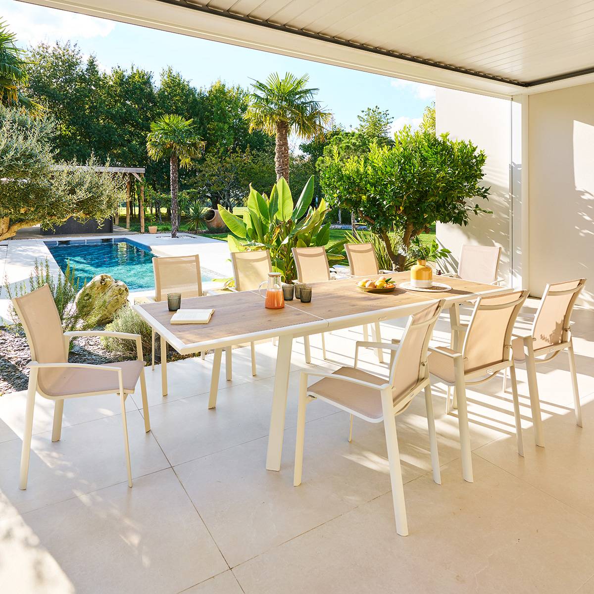 Table de jardin extensible 10 places en aluminium et verre effet bois PAVANE argile, HESPERIDE