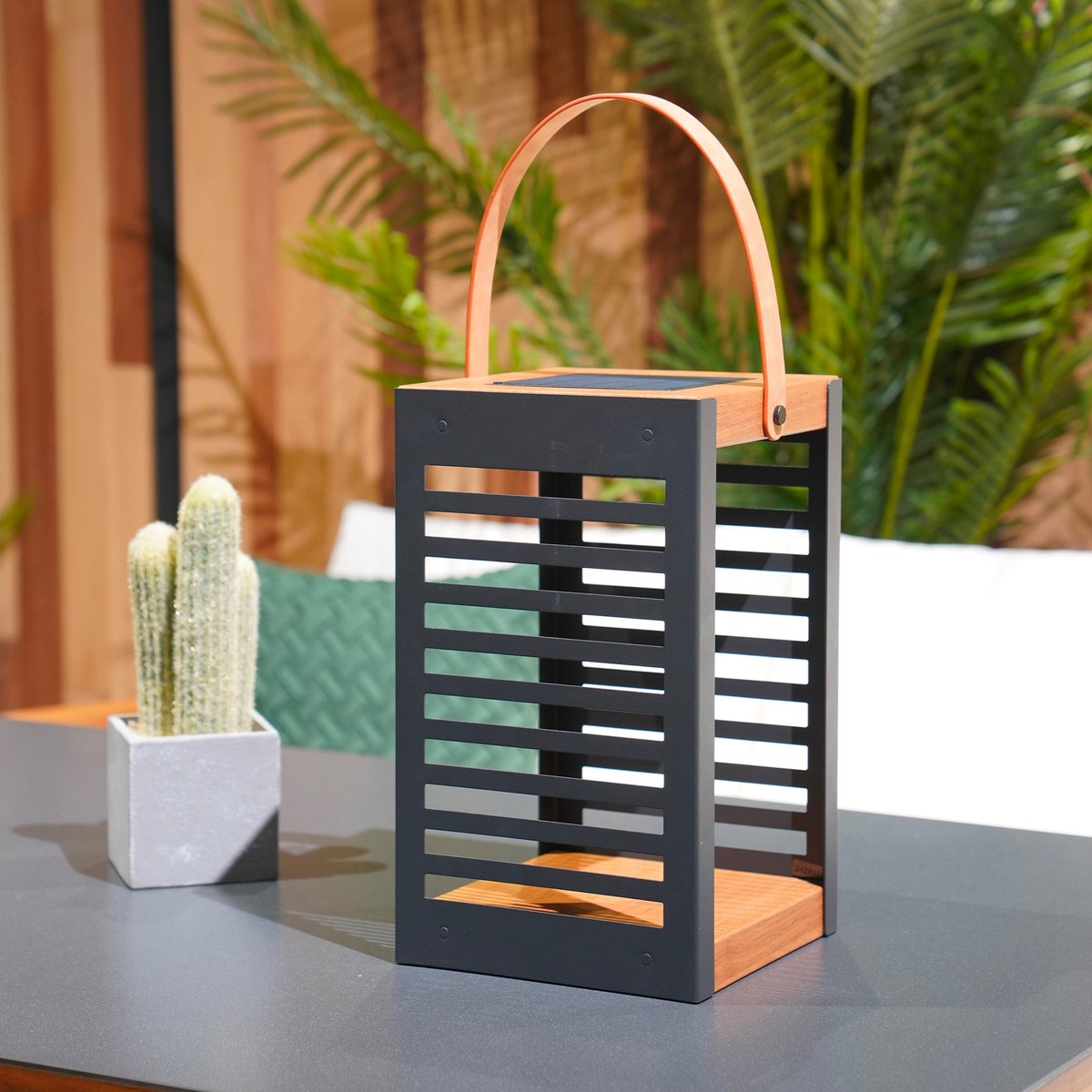 Lanterne solaire rechargeable FERIAN SMALL noir, LUMISKY