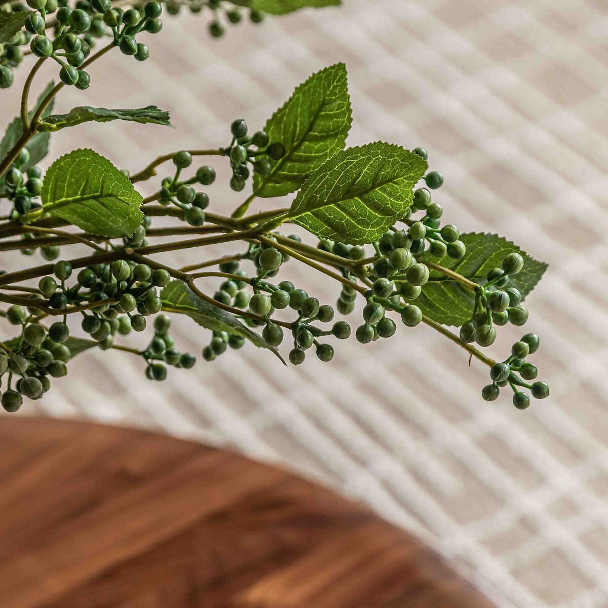 12-pcs Faux Berry Foliage Stem in Green green, ÉDITÉ