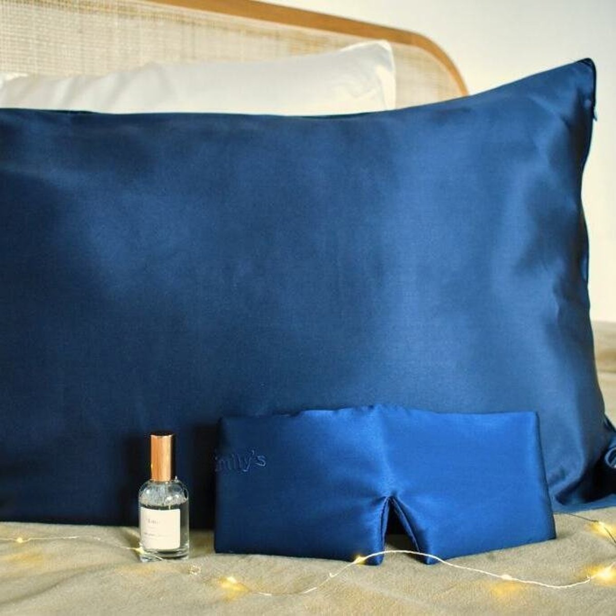 Pack sérénité - Taie en soie, masque de nuit bandeau et brume d'oreiller bleu nuit, EMILY'S PILLOW