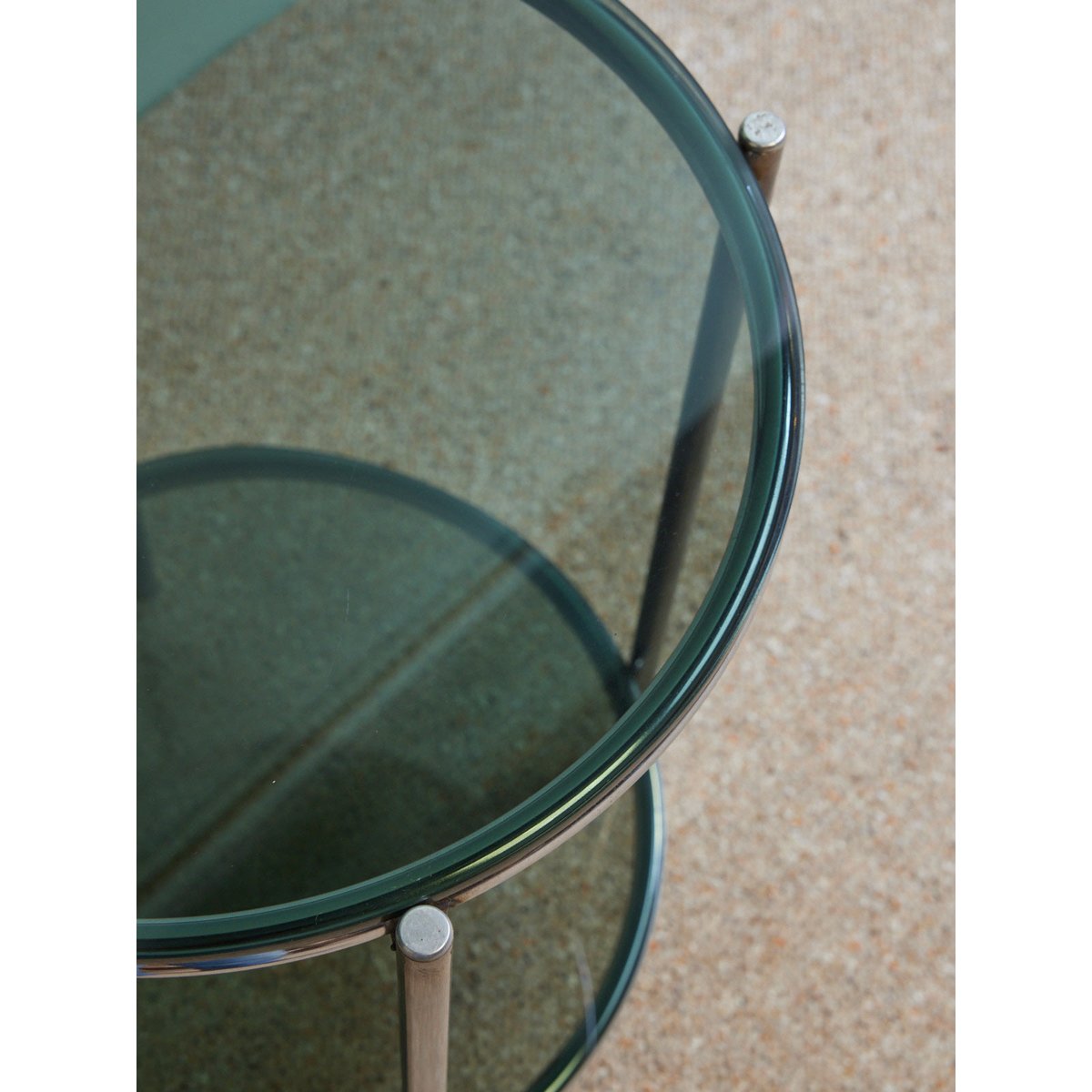 Table d'appoint ronde en verre fumé Hanna N°1580 - Bon état transparent, DEBONGOUT