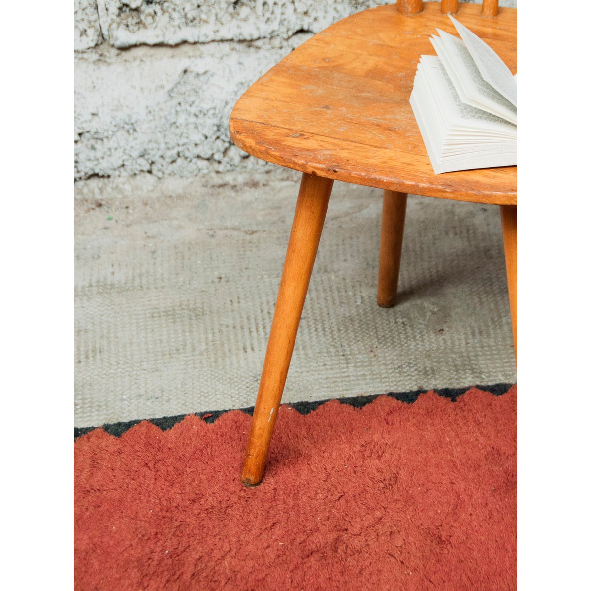 Paire de chaises en bois Alma N°734 - Bon état bois, DEBONGOUT
