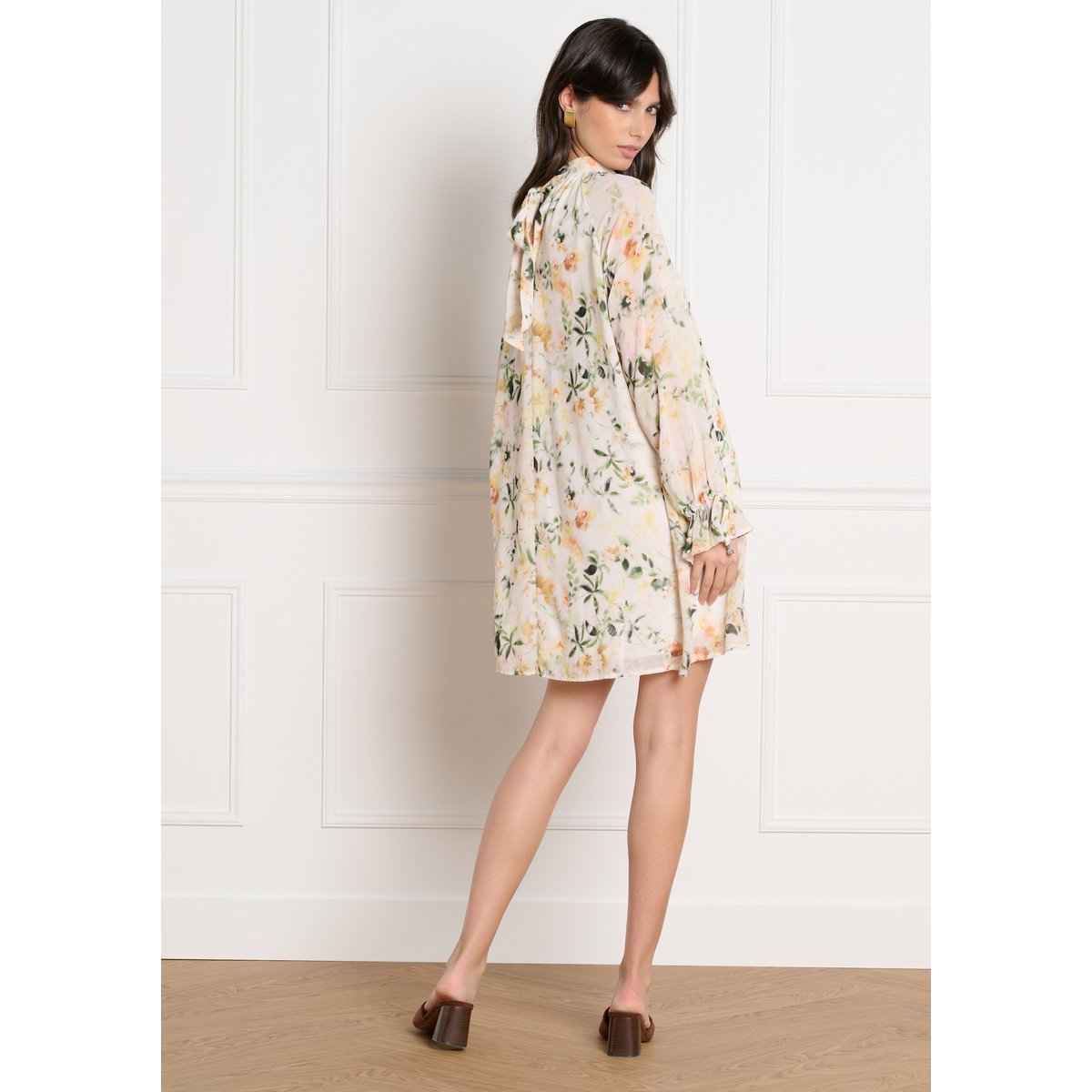 Robe fluide à fleurs jaune pastel, LOLALIZA
