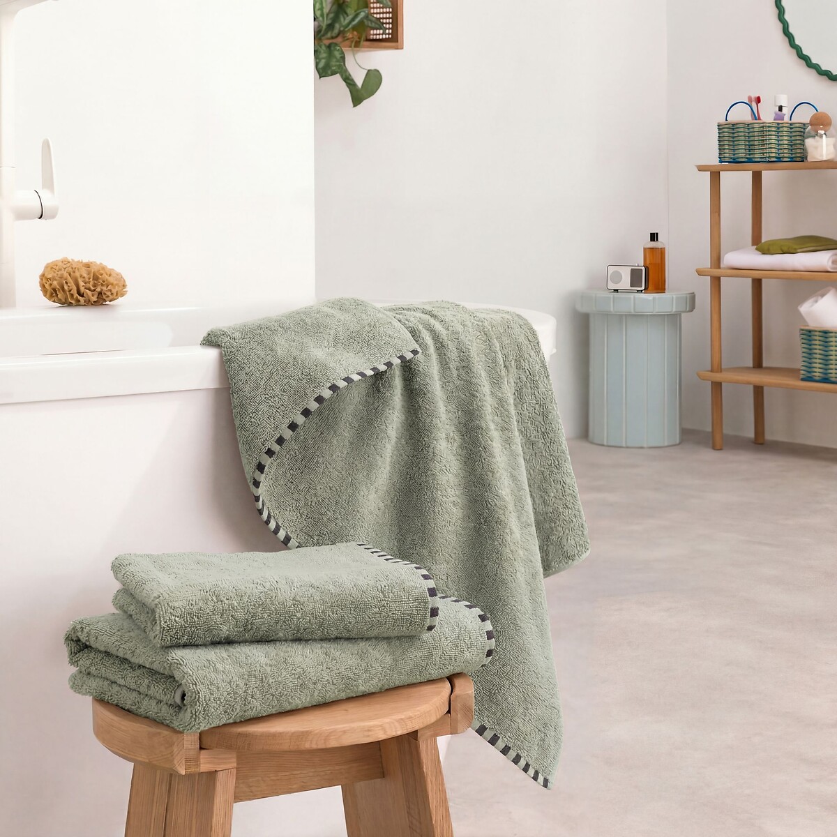 Maxi drap de bain en éponge bouclette, 100% coton recyclé, TIZNIT vert thé, LA REDOUTE INTERIEURS