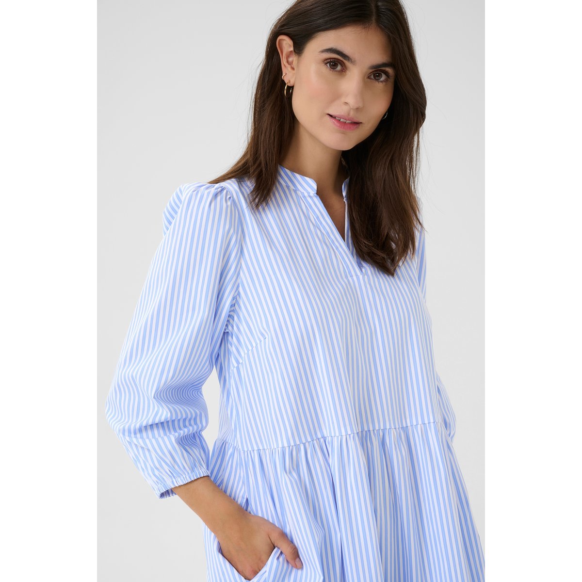 Robe bleu ultramarine, CULTURE