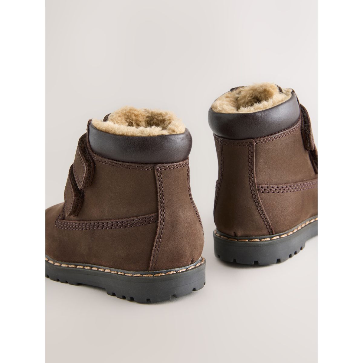 Boots en cuir à scratch et doublure chaude marron chocolat, NEXT