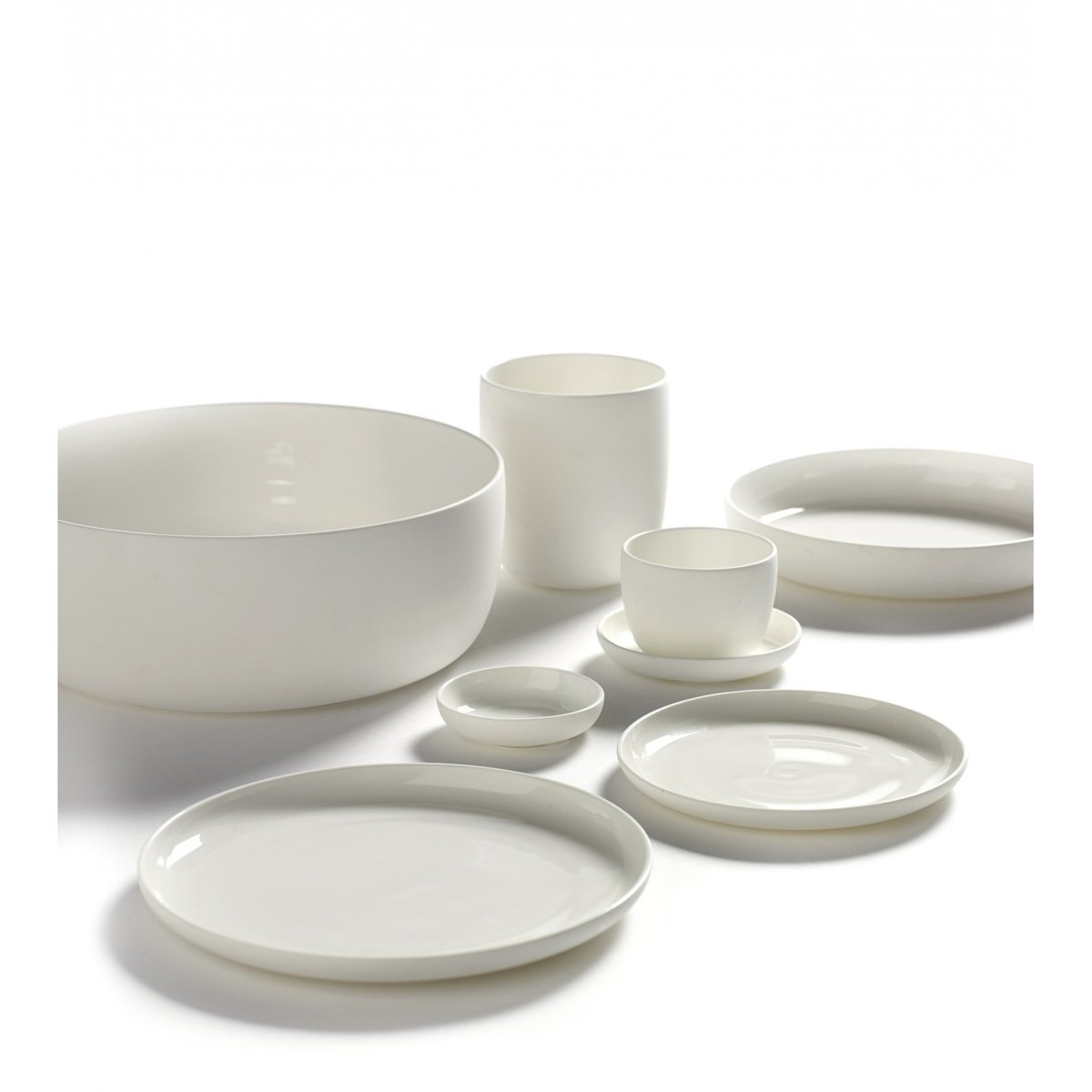 Assiette Plate Blanche S Diam 16 Base blanc mat à l'extérieur et blanc brillant à l'intérieur, SERAX
