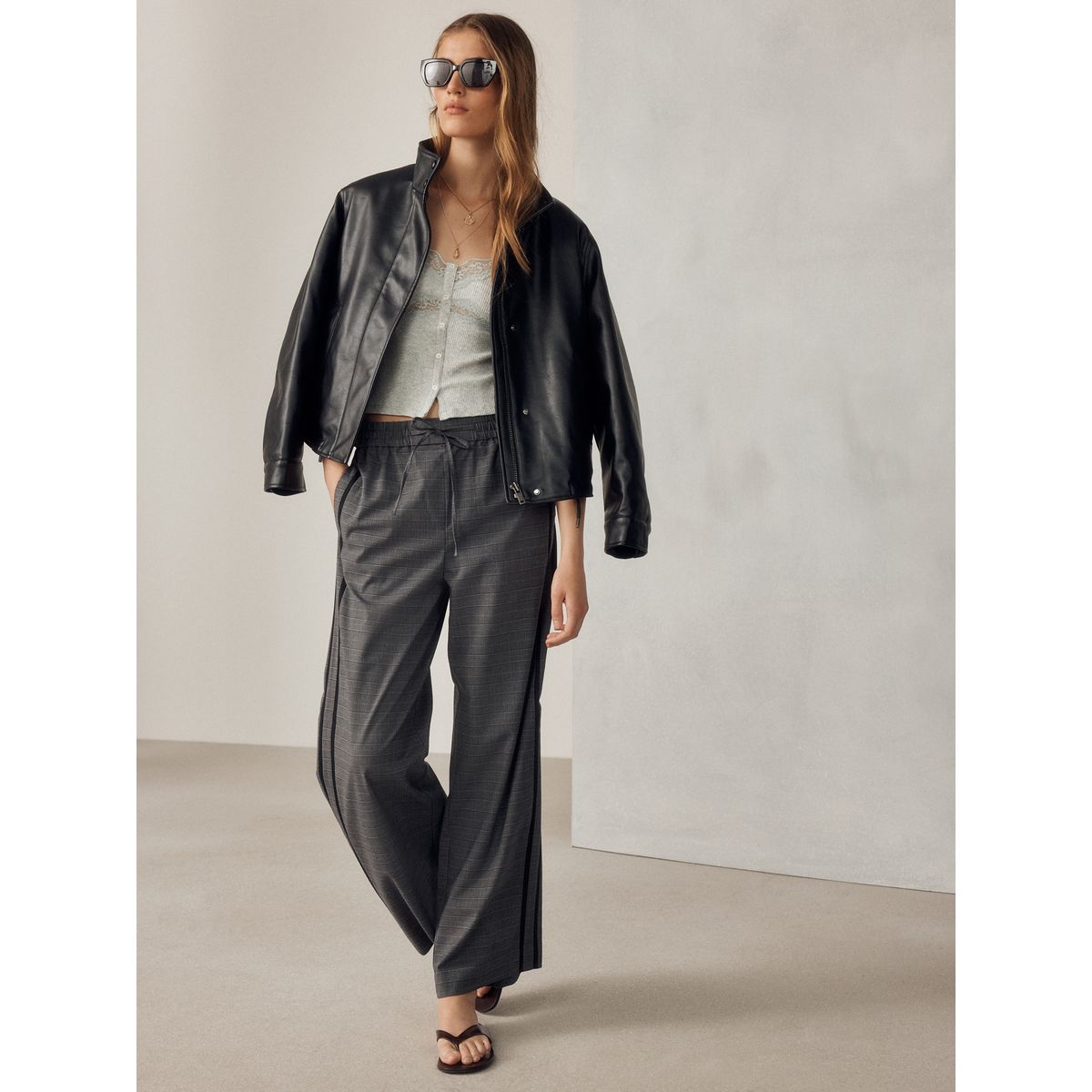 Pantalon large à rayures latérales noir/gris à carreaux, NEXT