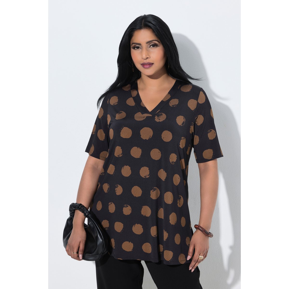 T-shirt au tombé fluide, motif à pois noir, ULLA POPKEN
