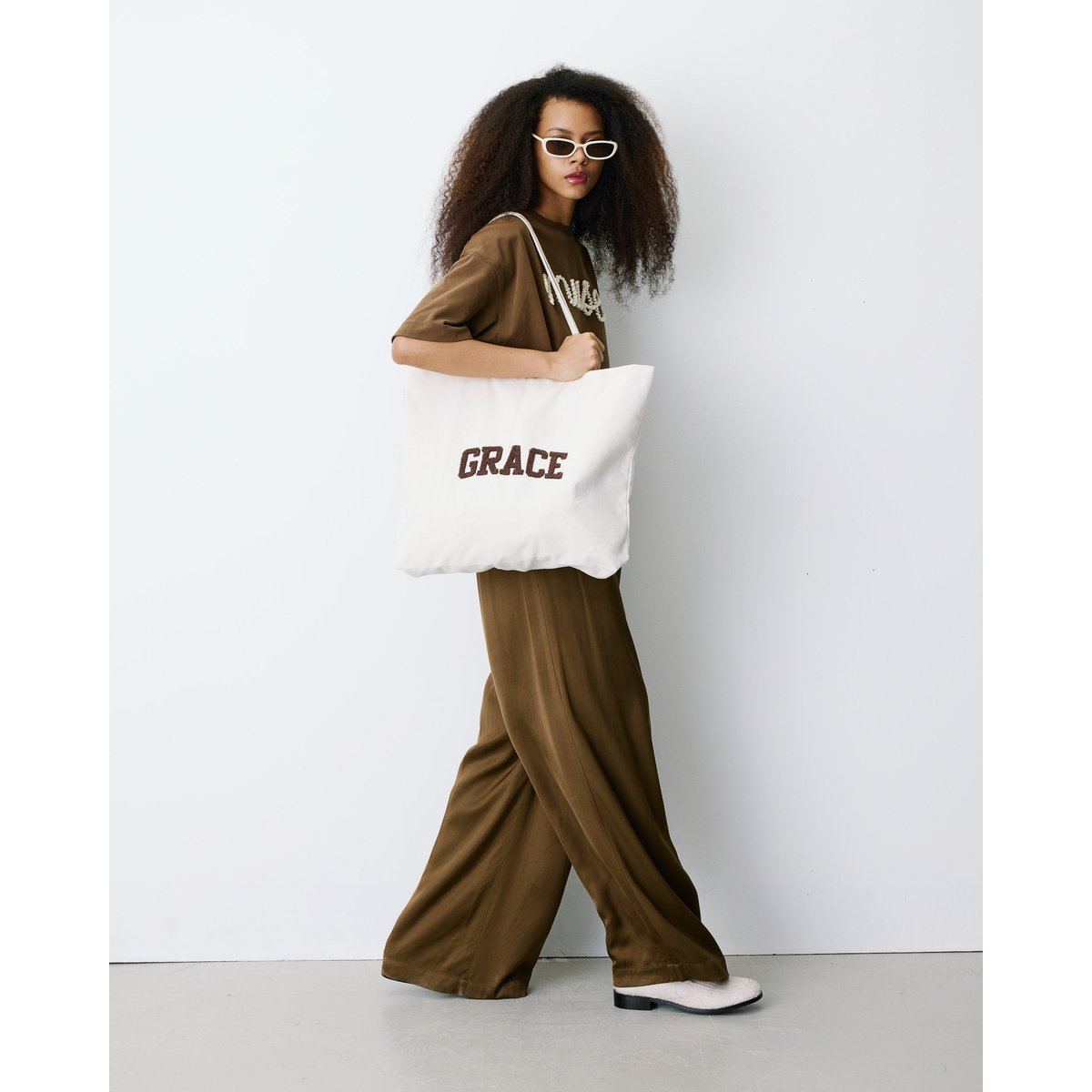 Tote bag large en toile à broderie ecru Brave ecru, GRACE & MILA