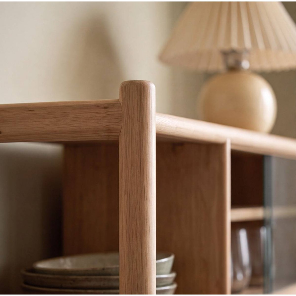 Vaisselier en bois de manguier JUSTINE bois clair, MADE IN MEUBLES