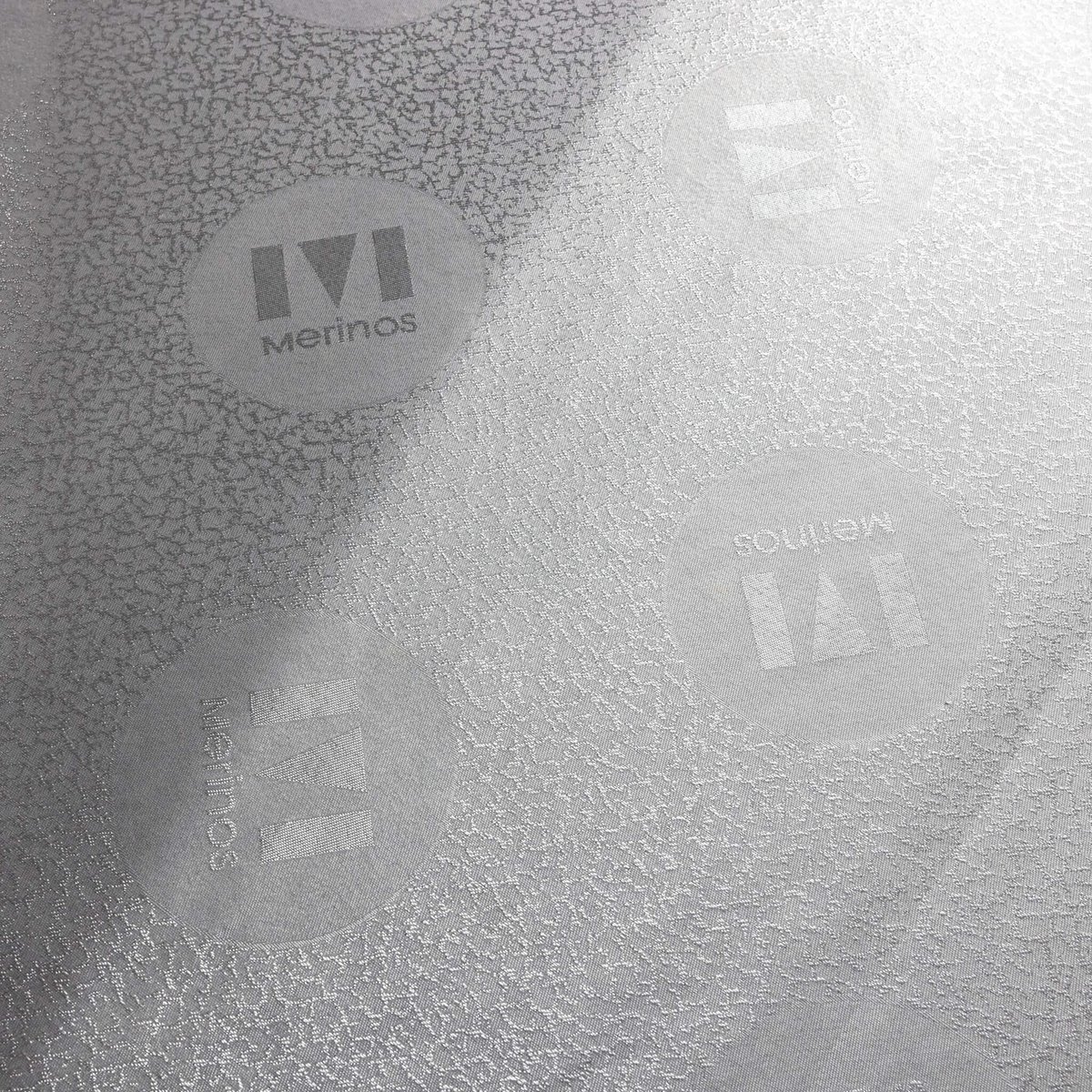 Ensemble matelas ressorts ensachés, mémoire de forme et latex FULL BED, sommier medium et pieds blanc, MERINOS
