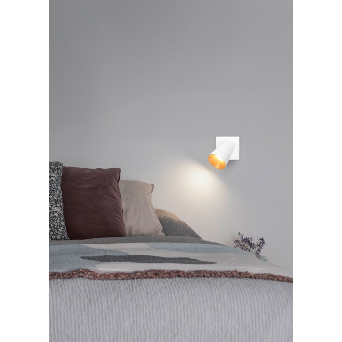 Applique en métal design, SHARP blanc, TRIO