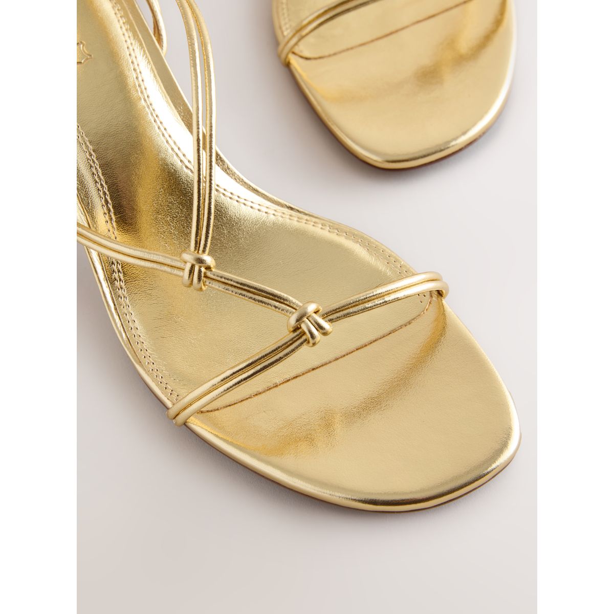 Sandales à talons en cuir forever comfort doré, NEXT