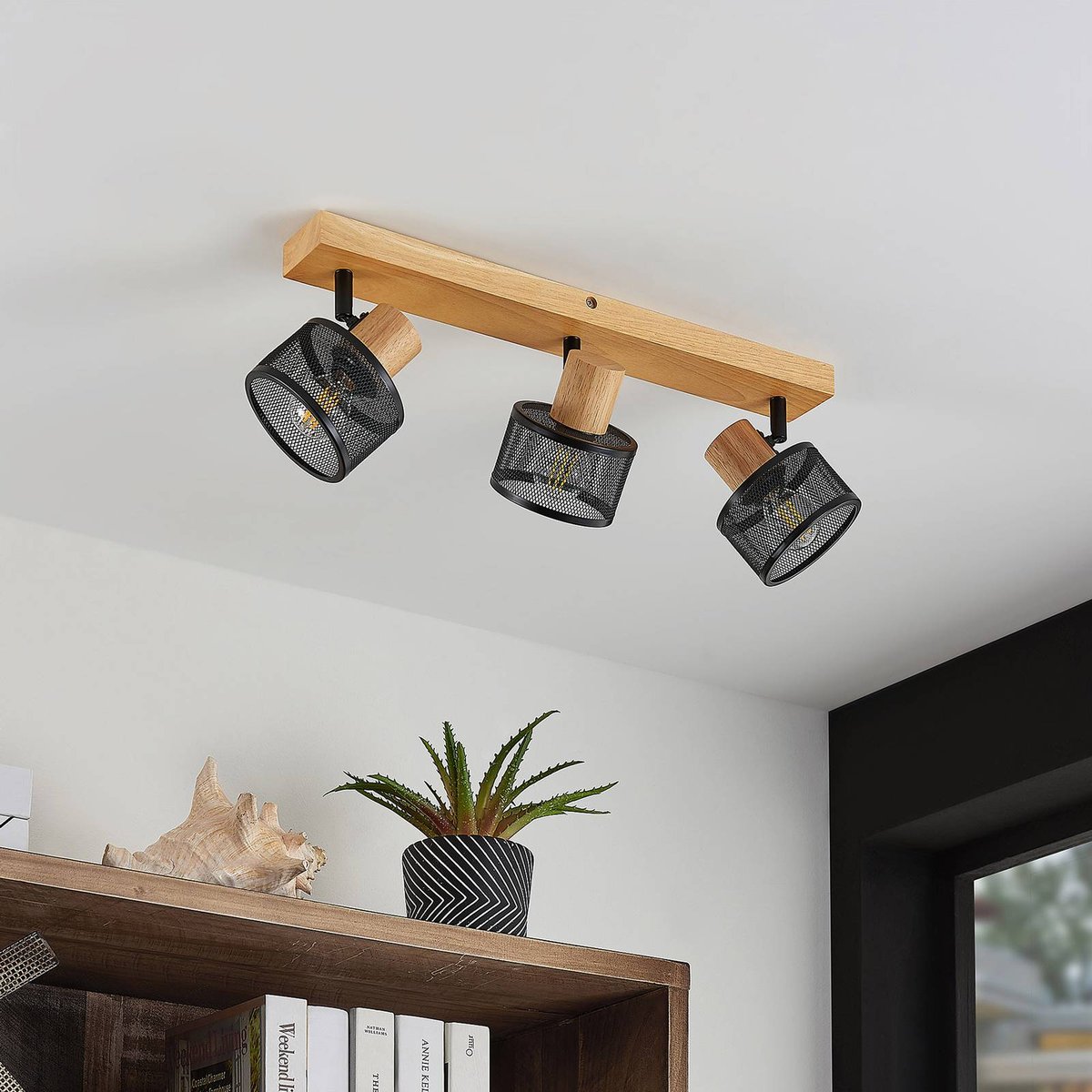 Spot en bois moderne, Evinora noir, bois clair, LINDBY