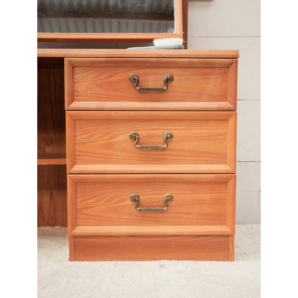 Petite coiffeuse en bois Louise N°352 - Bon état bois clair, DEBONGOUT