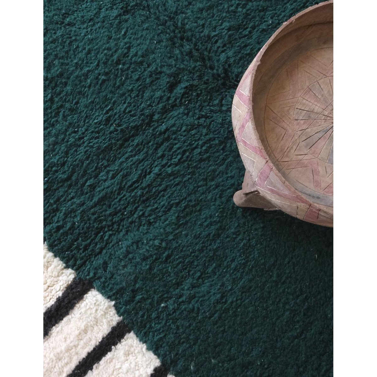 Tapis berbère contemporain aux lignes graphiques en laine 184 x 276 cm vert naturel, AFK LIVING
